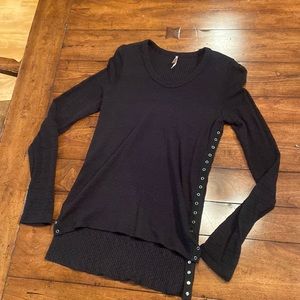 Pete sweater with snaps on sides and longer in back- small